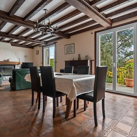 Chalet Echalas بيت للعطل *